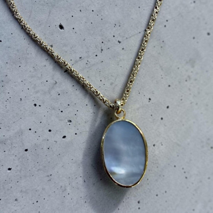 Collier Scarabée Nacre grise - Maison Gas Bijoux